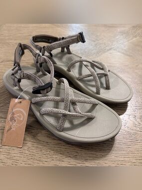 Viakix  Women's Walking Sandal Or Hiking Adjustable Straps  sz 9